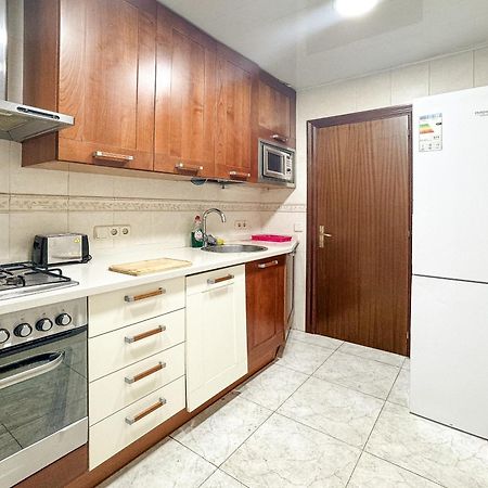 Charming Rooms In Shared Apartment Near Camp Nou Barcelona Eksteriør billede