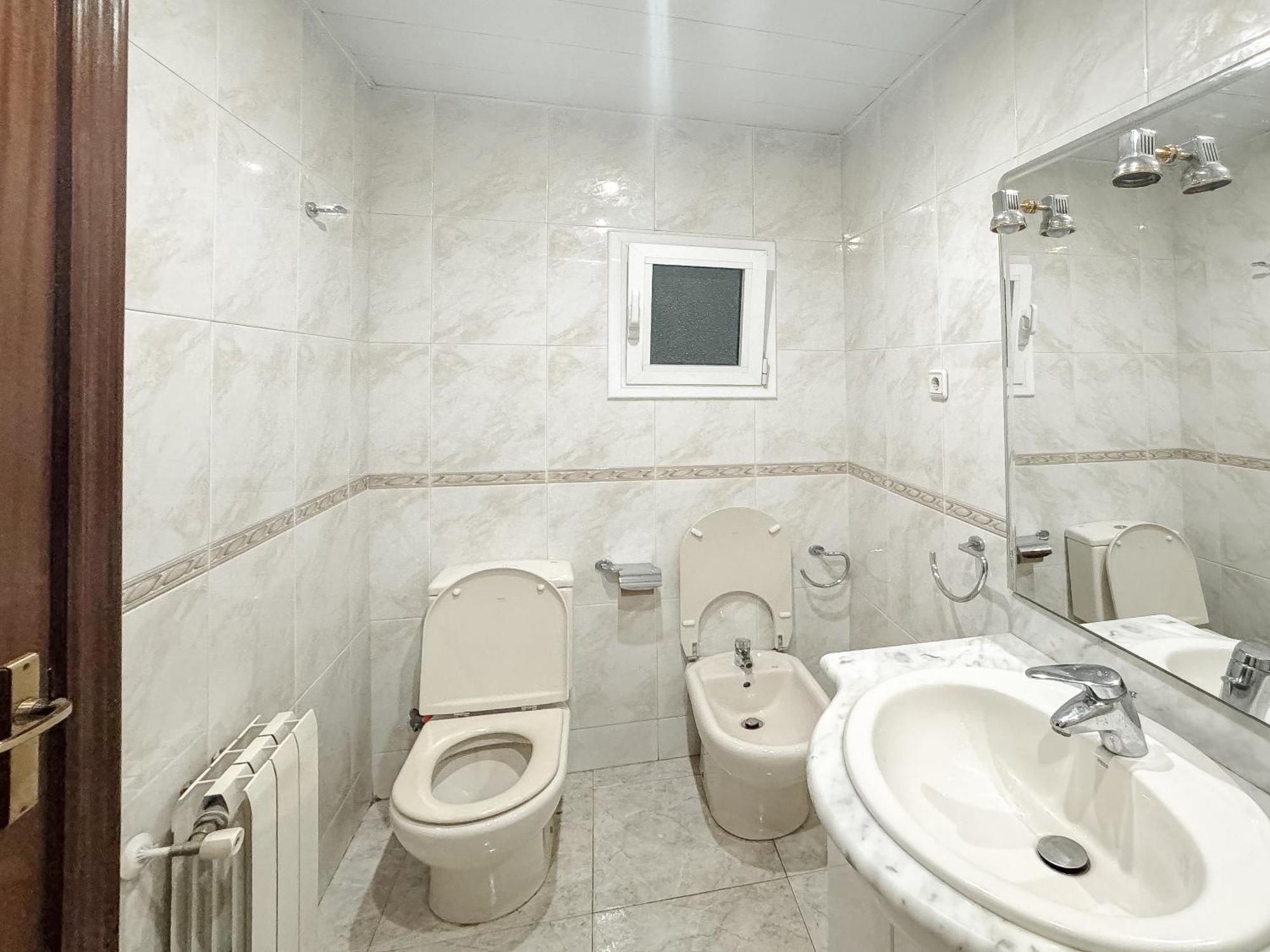 Charming Rooms In Shared Apartment Near Camp Nou Barcelona Eksteriør billede