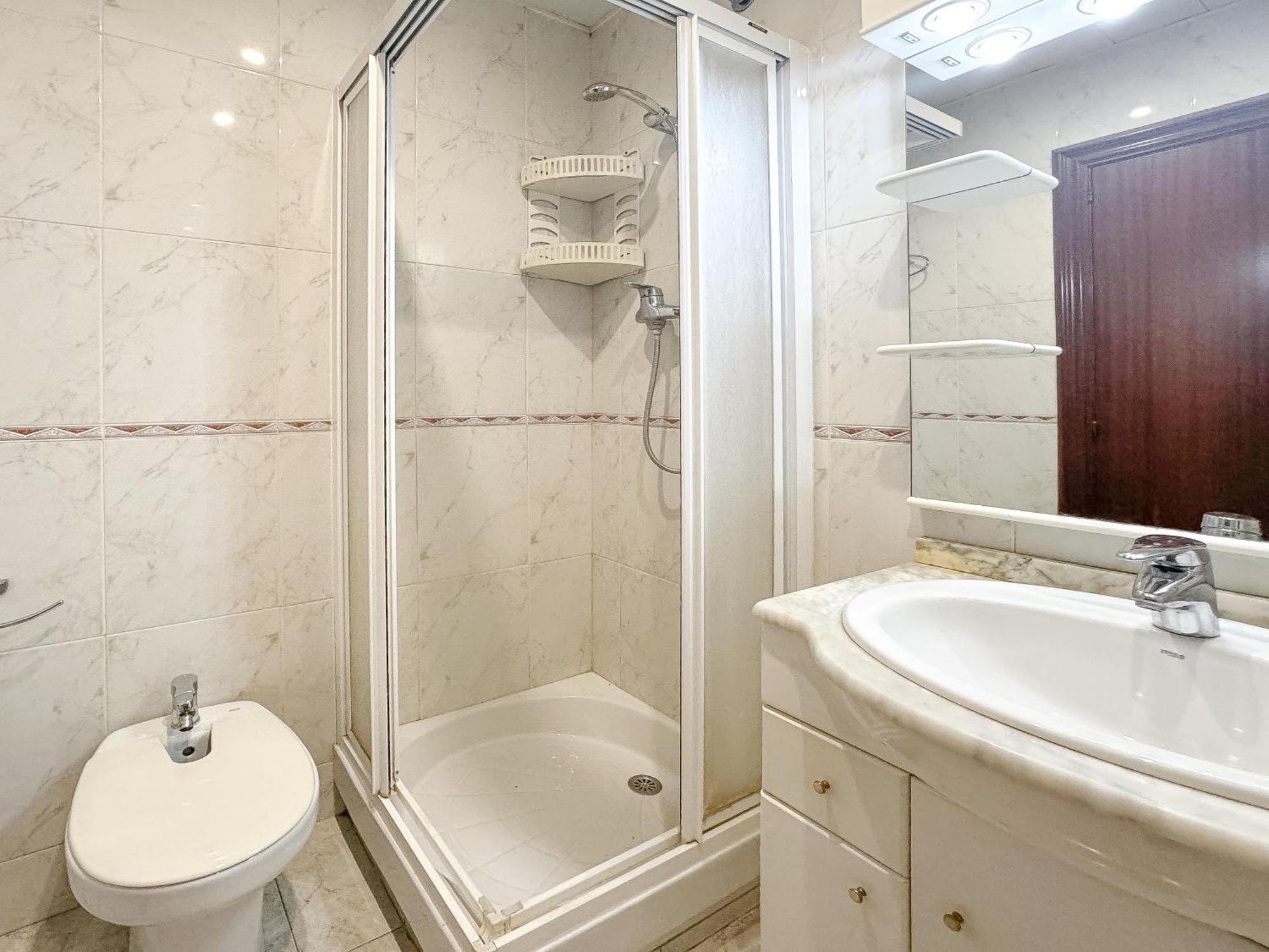 Charming Rooms In Shared Apartment Near Camp Nou Barcelona Eksteriør billede