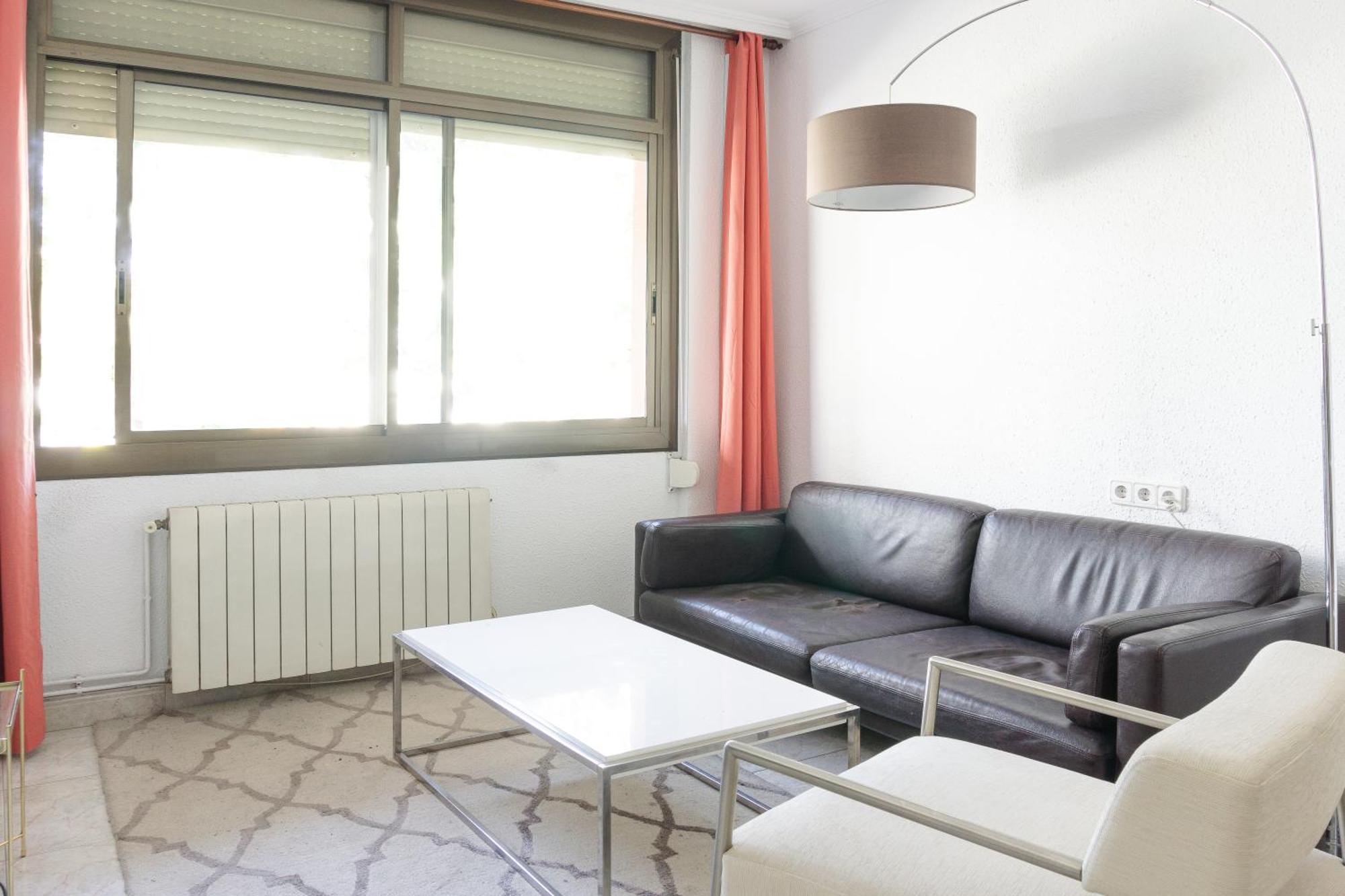Charming Rooms In Shared Apartment Near Camp Nou Barcelona Eksteriør billede