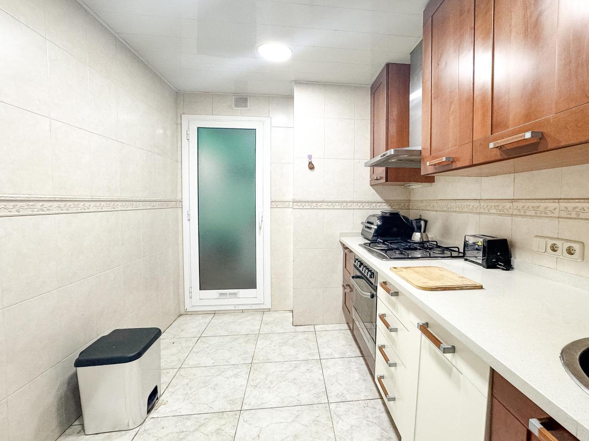 Charming Rooms In Shared Apartment Near Camp Nou Barcelona Eksteriør billede