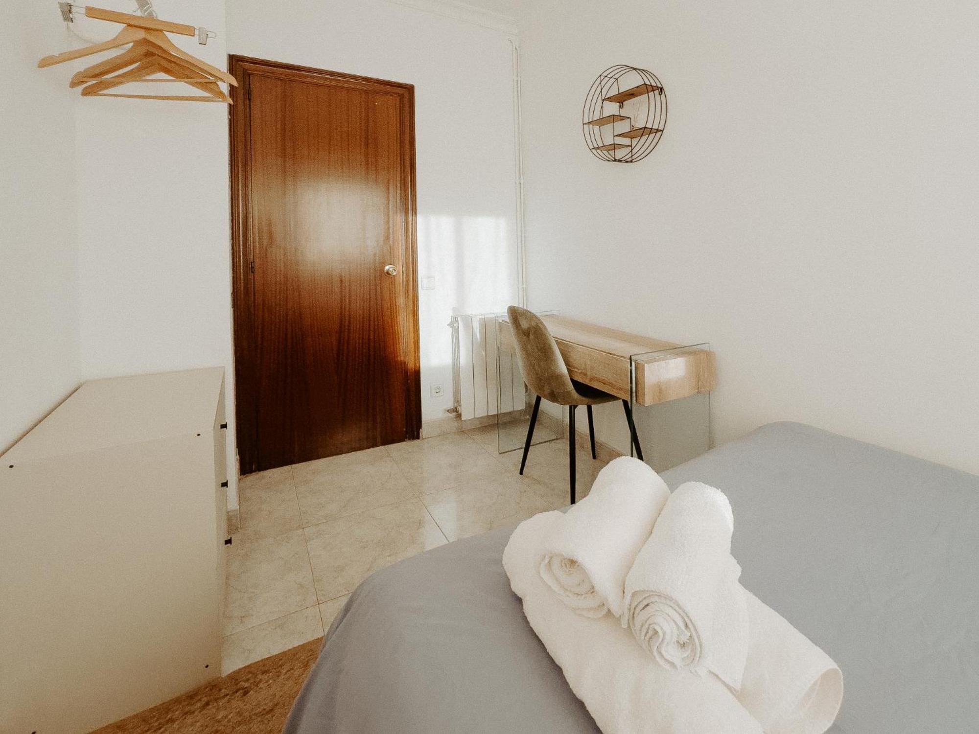 Charming Rooms In Shared Apartment Near Camp Nou Barcelona Værelse billede