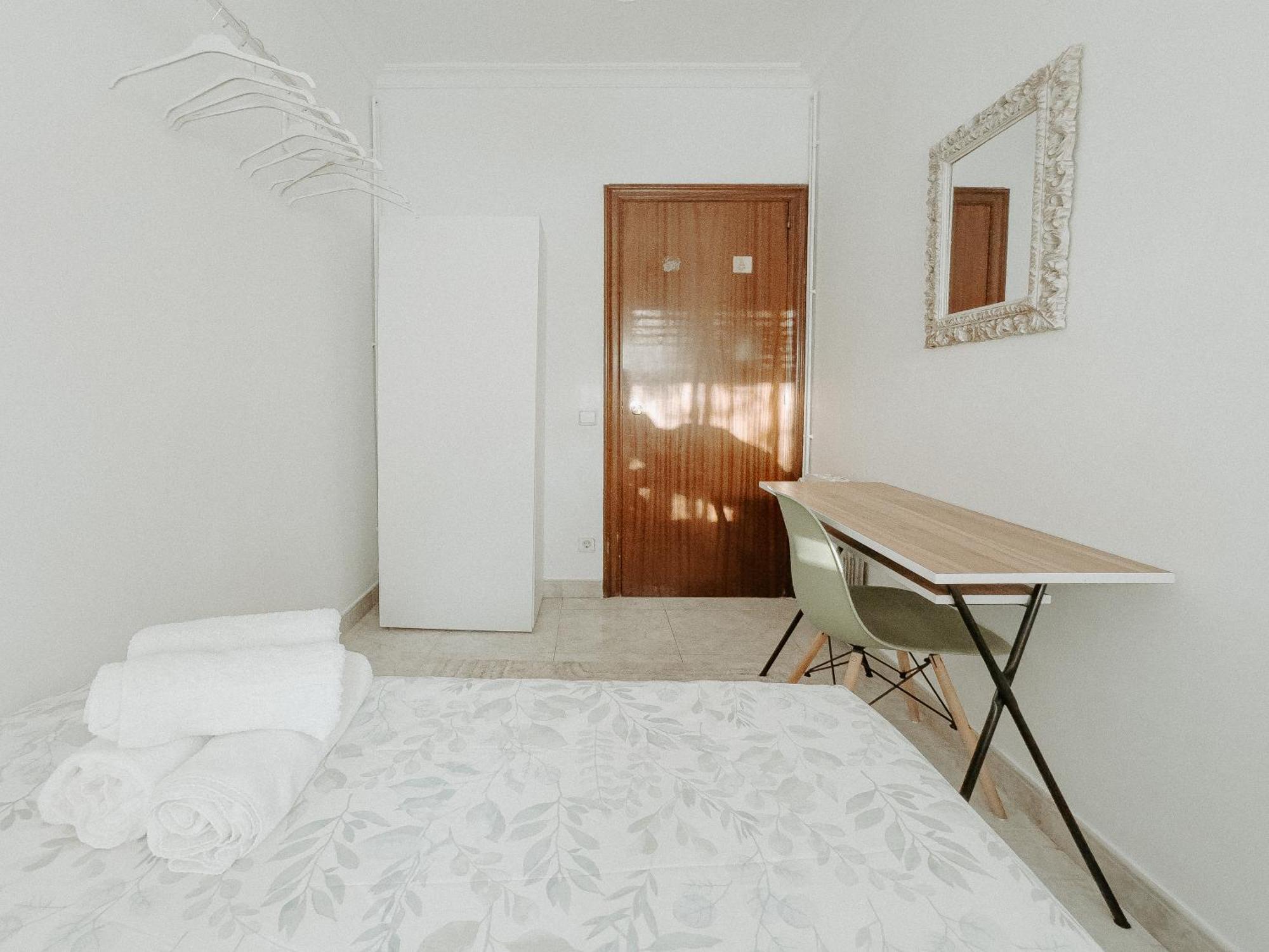 Charming Rooms In Shared Apartment Near Camp Nou Barcelona Værelse billede