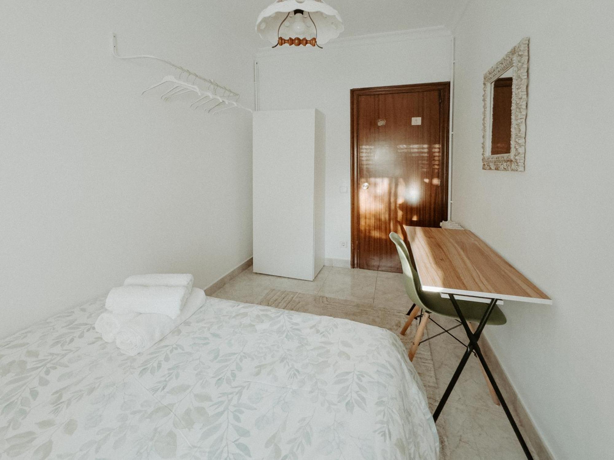 Charming Rooms In Shared Apartment Near Camp Nou Barcelona Værelse billede