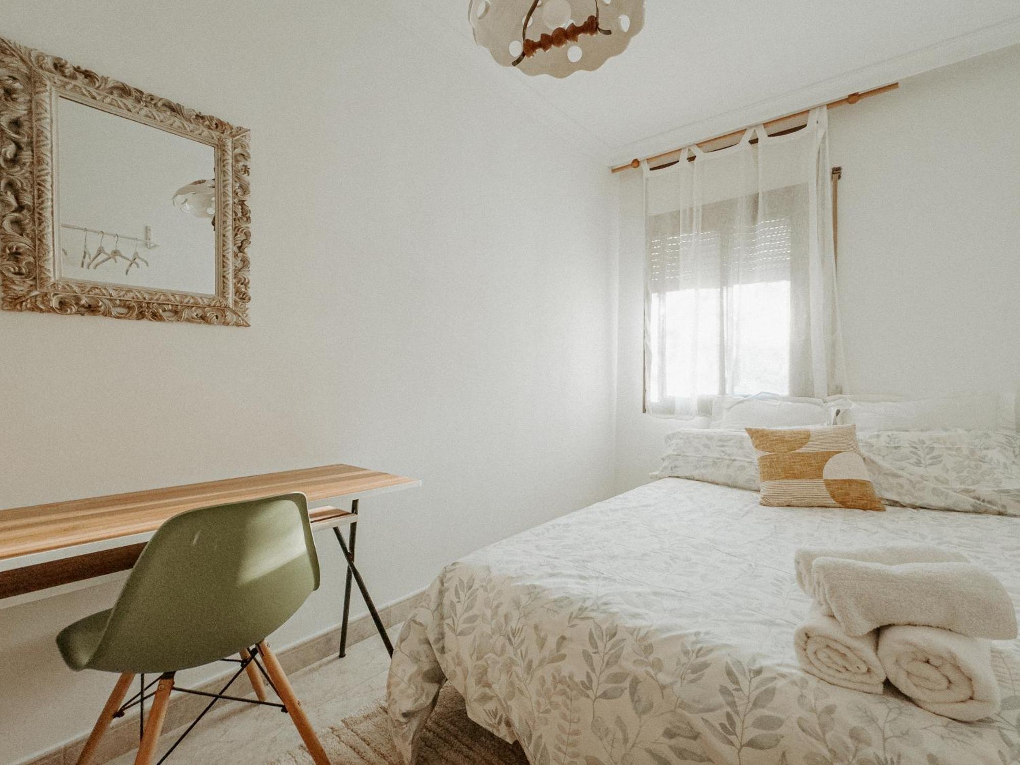 Charming Rooms In Shared Apartment Near Camp Nou Barcelona Værelse billede
