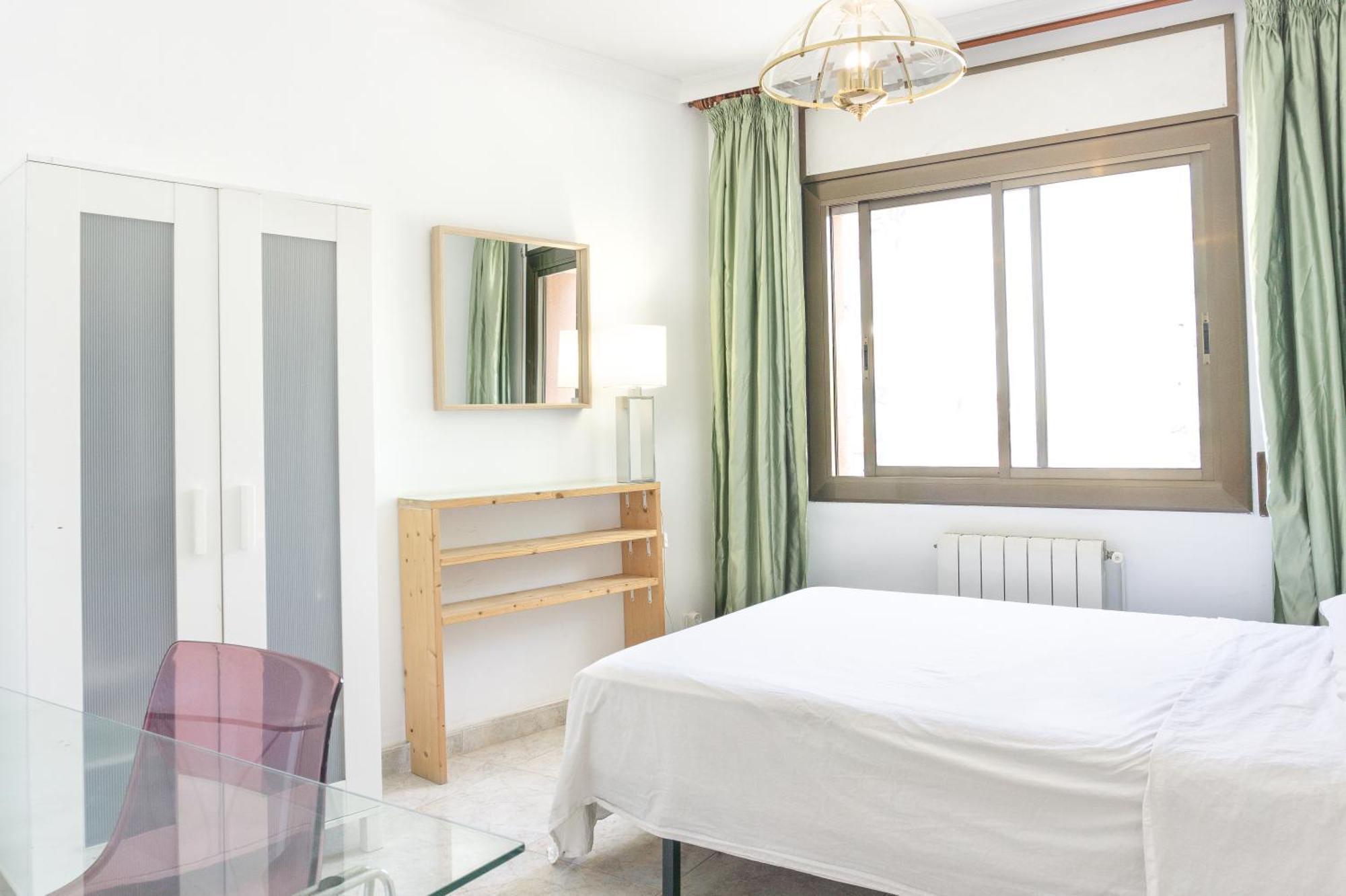 Charming Rooms In Shared Apartment Near Camp Nou Barcelona Eksteriør billede
